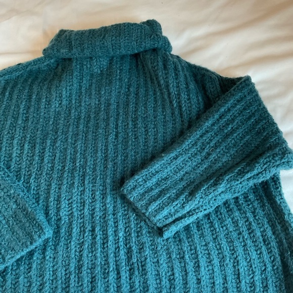 Free People Emerald Green Turtleneck Sweater Size Small Wool Blend - Picture 2 of 5